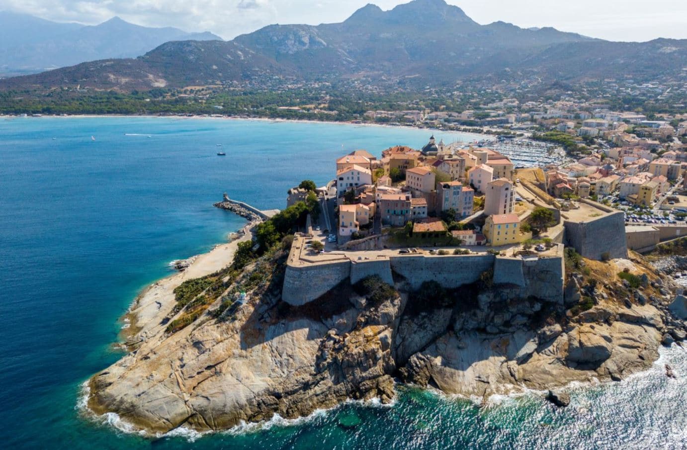 Les plus belles citadelles de Corse : voyage au cœur de l’histoire insulaire